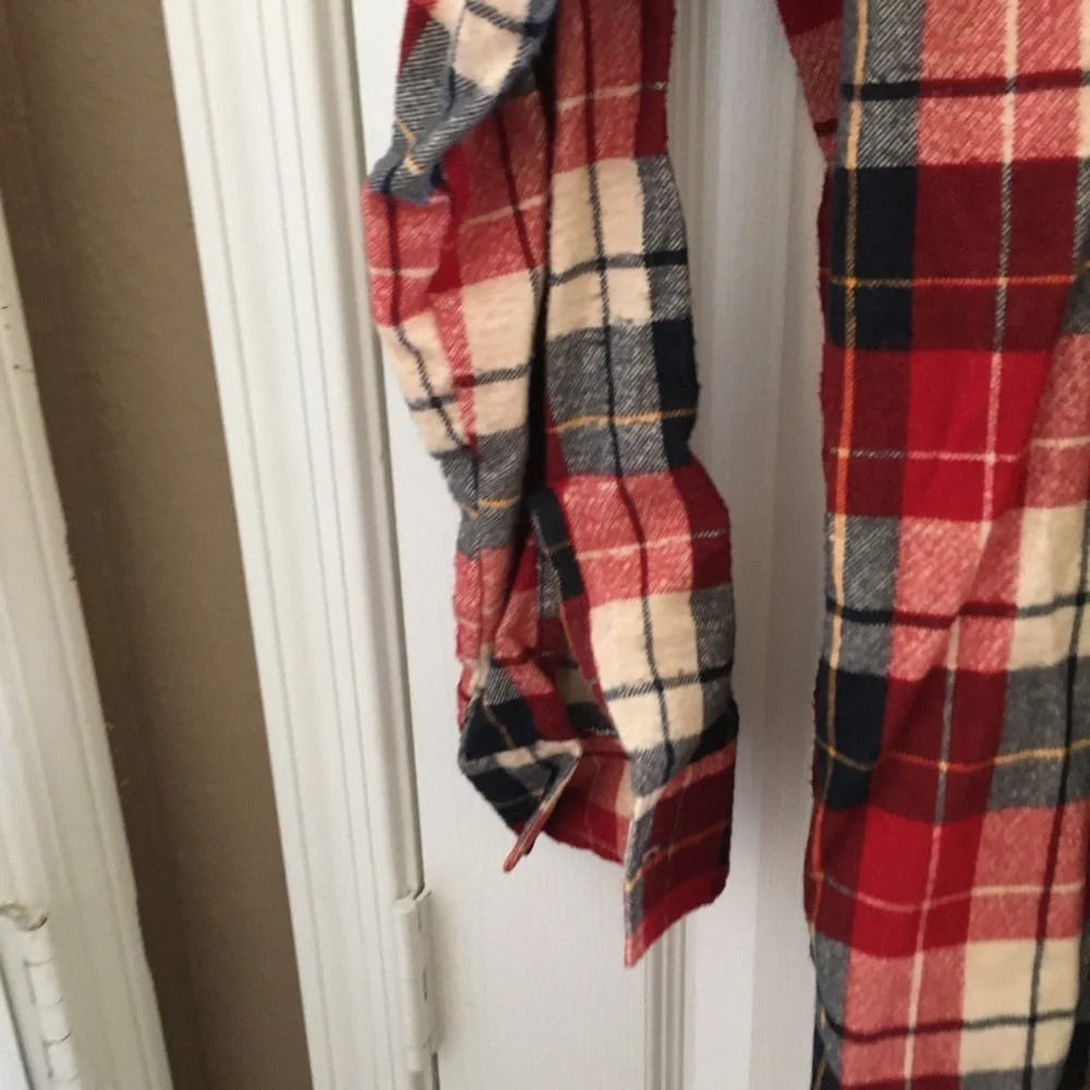 FINAL MARKDOWN Men’s flannel shirt large